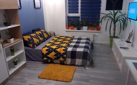 Georgeous Bright Studio in a Bright Residential Complex Comfort Town КТ-08